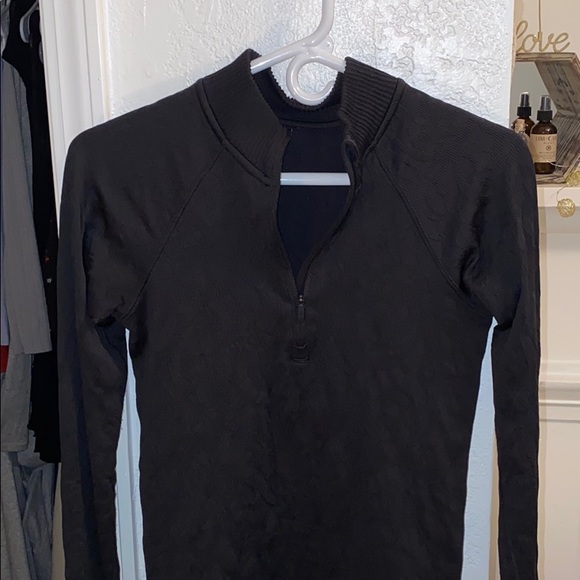 Lululemon half zip up - Picture 4 of 4